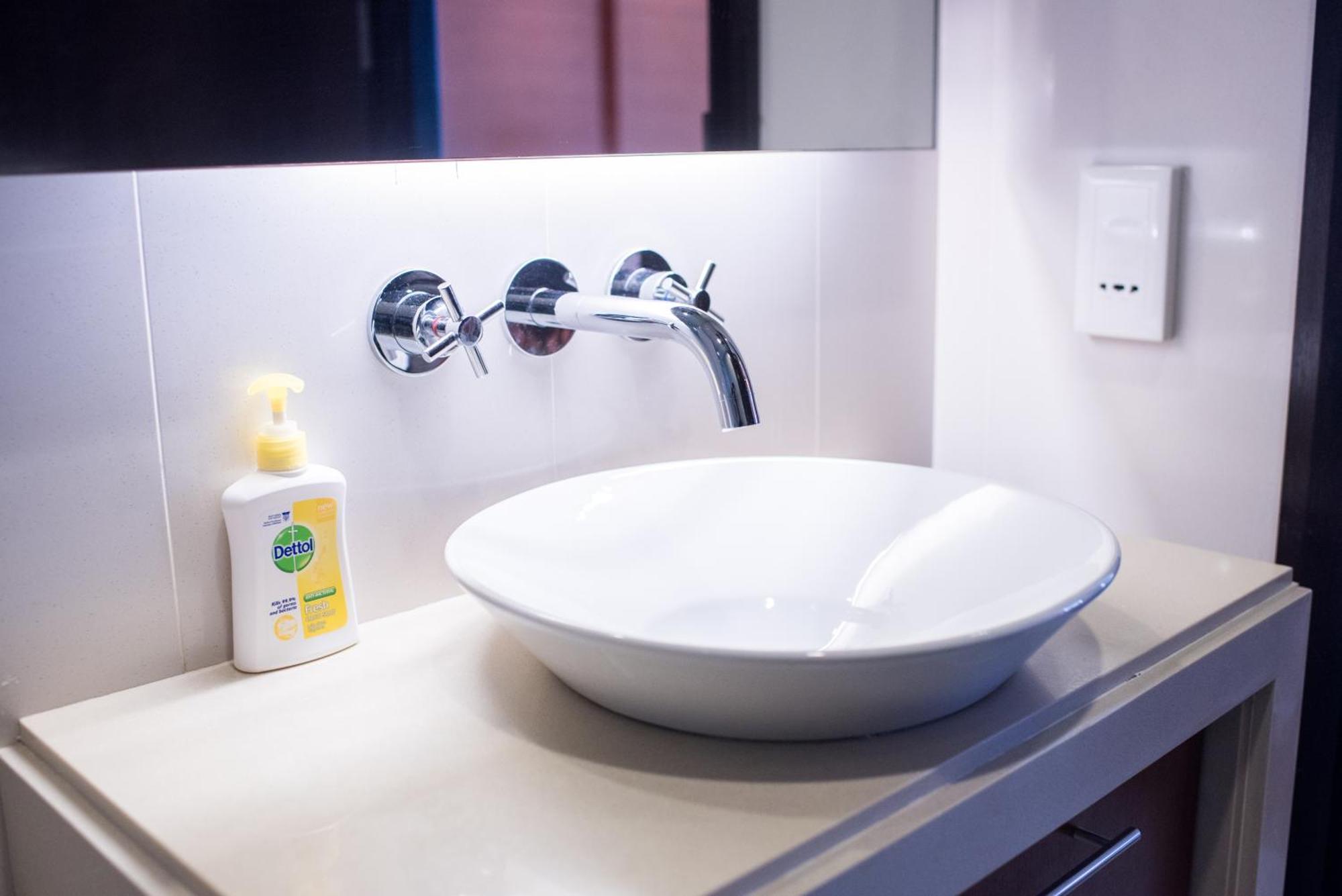 The Suites At Waterside Straits Quay By Plush Bagan Jermal Exterior foto